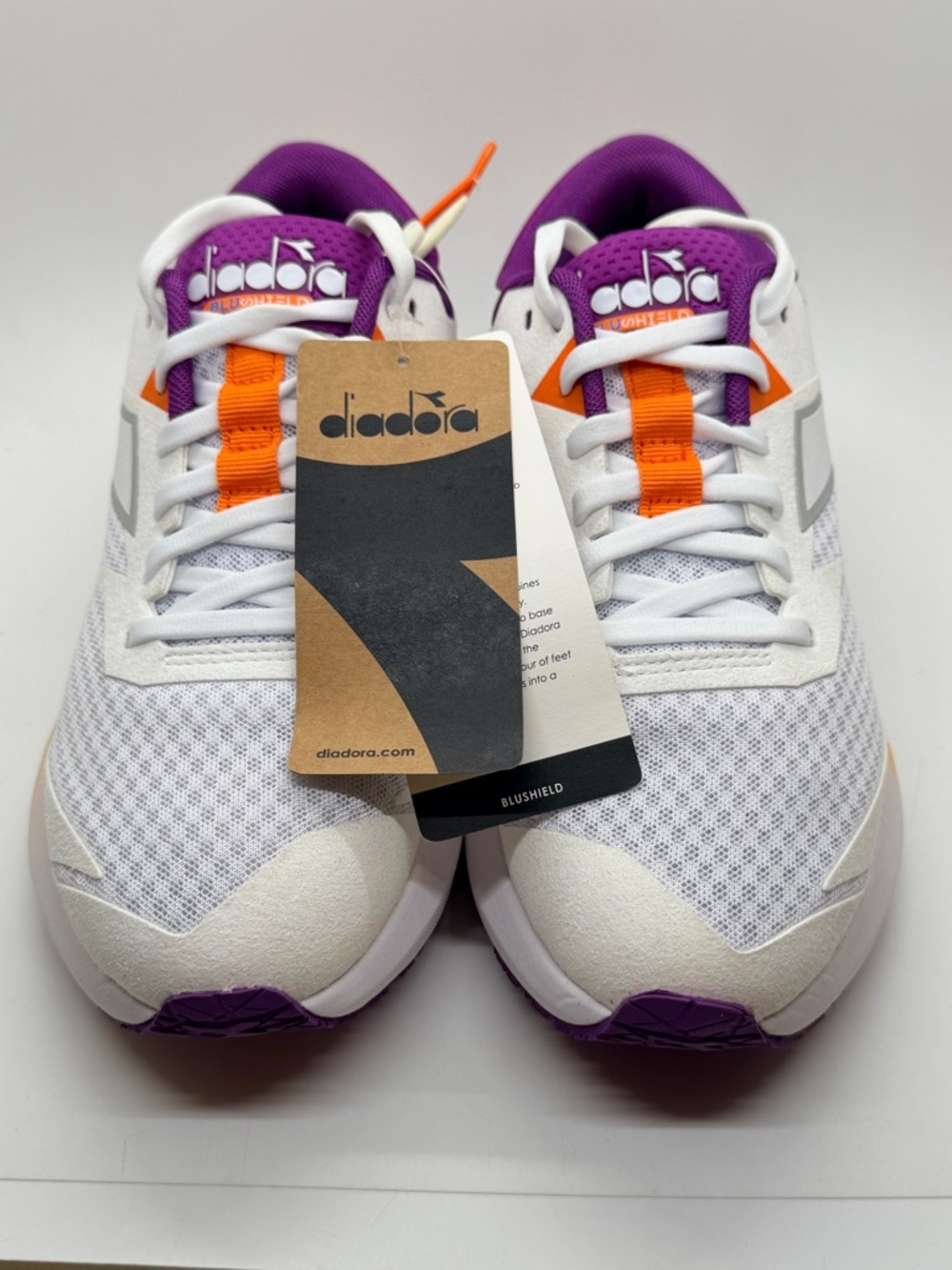 NWT Diadora Mythos Vigore 3 Running Shoe in White/Byzantium/Nectarine Size 8.5